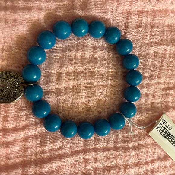 Bracelets - Picture 8 of 9